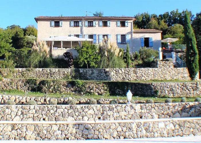 B&B With Charm, Quiet, Kitchen, Sw Pool.