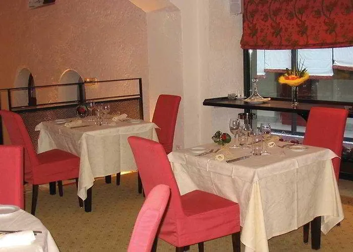 Hotel La Cour Du Roy
