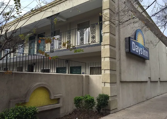 Days Inn By Wyndham Charleston Historic District