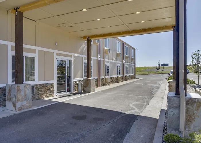 Super 8 By Wyndham Limon