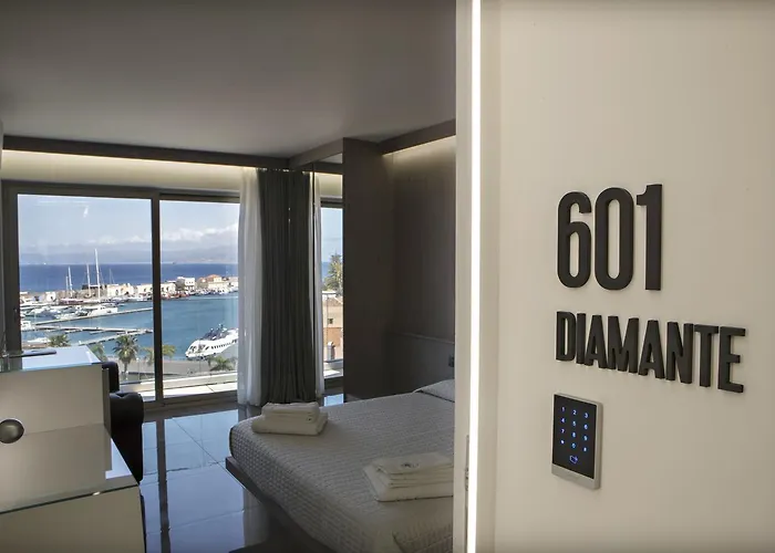 Upper - Boutique Hotel
