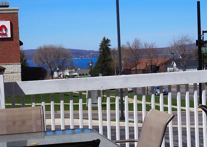 Americas Best Value Inn - Petoskey