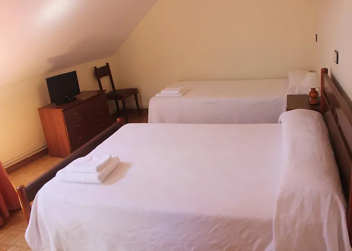 Hotel O Cruceiro Puentedeume