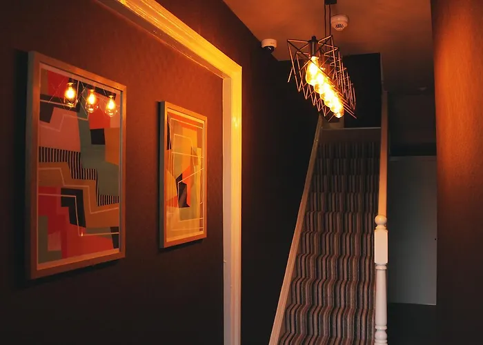 Aaron Wise - 62 Plantagenet Studios