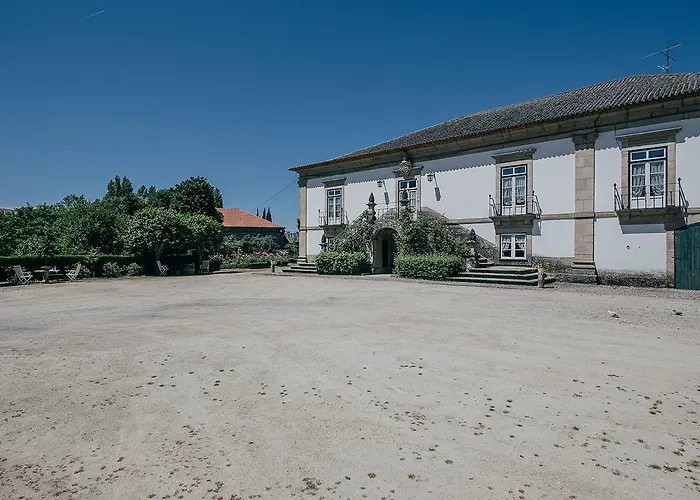 Casa Dos Pombais Acomodação com café da manhã Guimarães