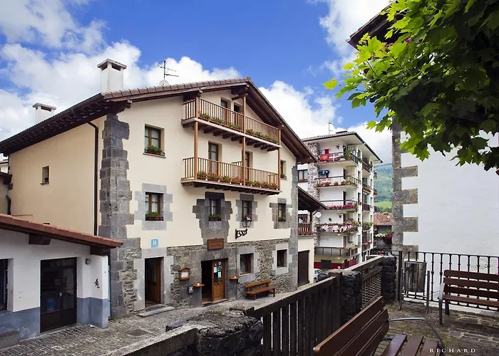 Hostal Musunzar