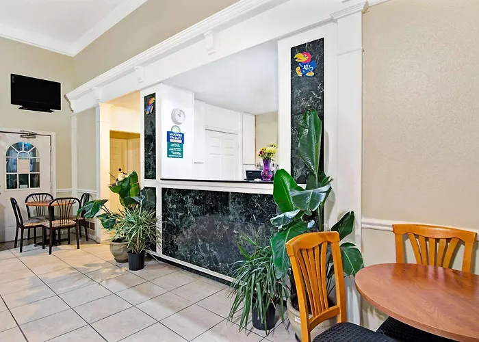 Days Inn Lawrence
