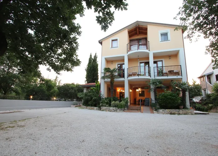 Rooms And Apartment Feral Rovinj