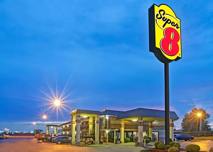 Super 8 By Wyndham Shawnee
