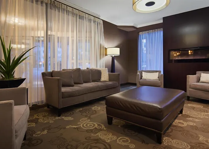 Best Western Plus Ottawa Downtown Suites