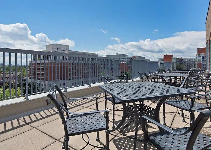 Best Western Plus Ottawa Downtown Suites