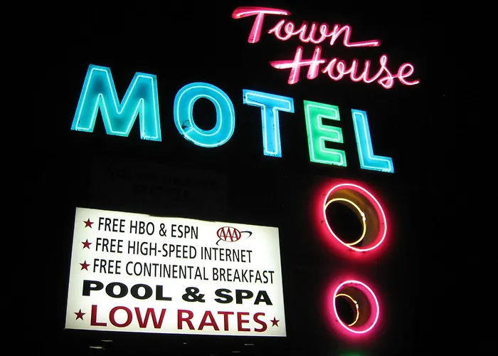 Town House Motel