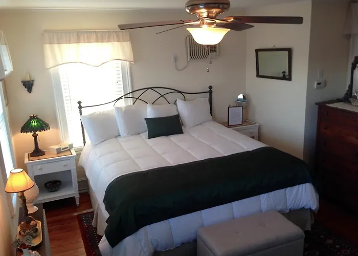 The Stirling House Waterfront Inn Greenport