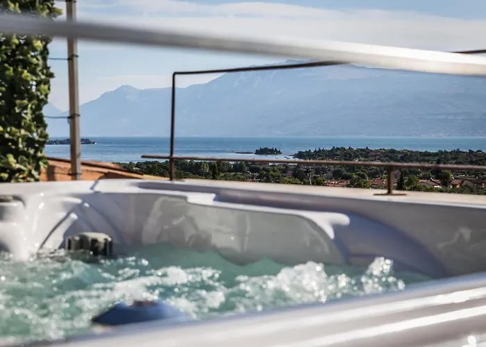 Antico Borgo B&B con SPA - Adults Only Manerba del Garda