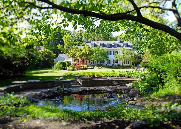 10 Fitch Luxurious Romantic Inn