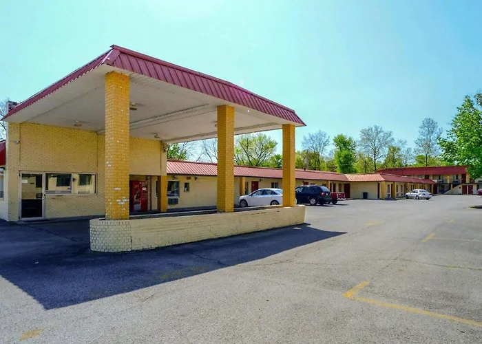 Econo Lodge Inn & Suites Carbondale