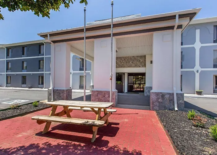 Quality Inn Airport-Near Uptown