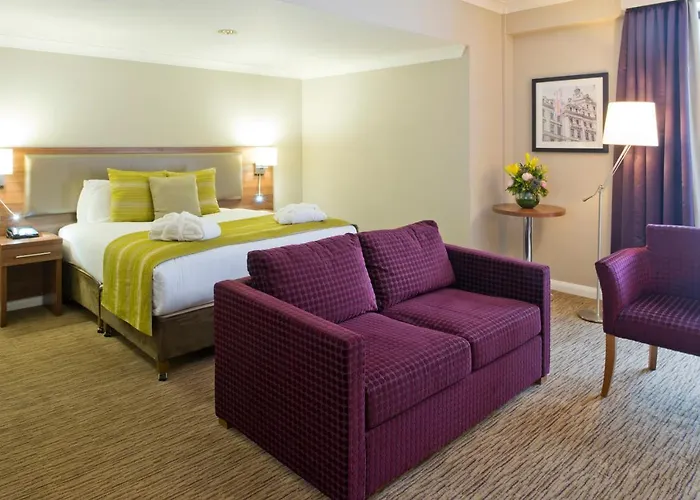 Clarion Croydon Park Hotel