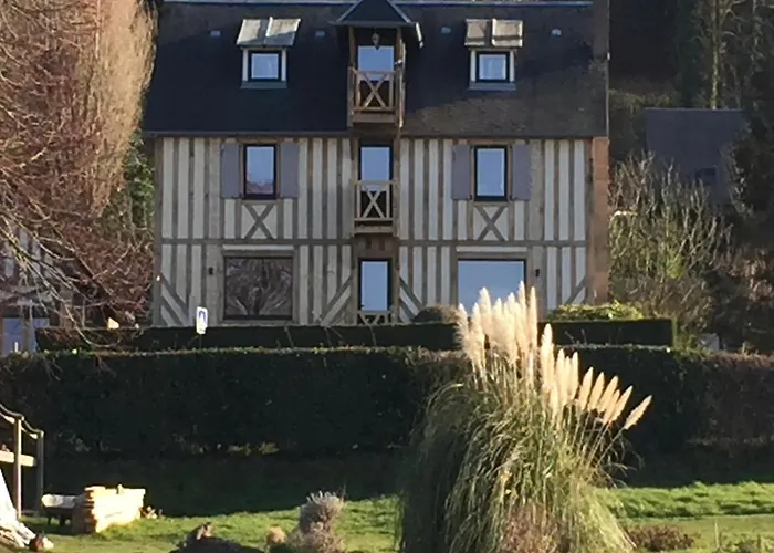 La Maison De La Plage - La Cerisaie Bed and Breakfast Honfleur