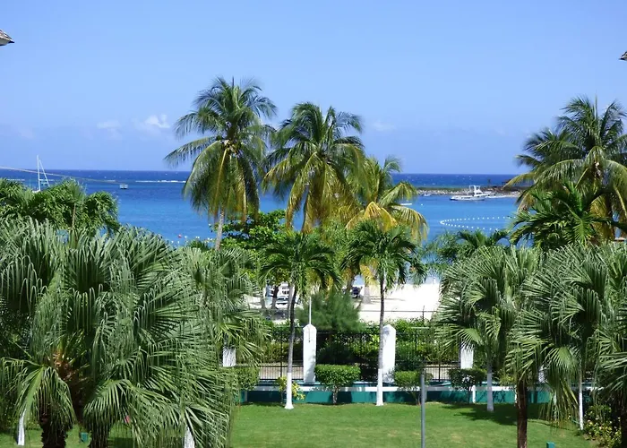 Beach One Bedroom Suite A17