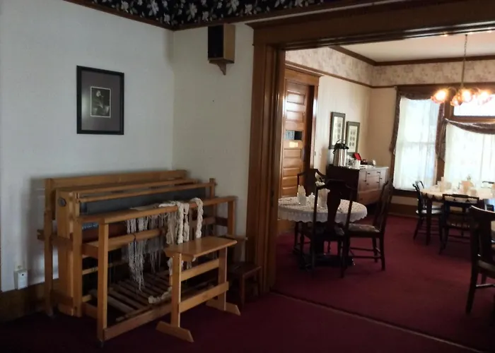 Crescent Lily Inn Colorado Springs