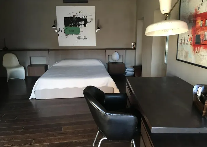 La Loge De Mer, Lodge Urbain Perpiñán