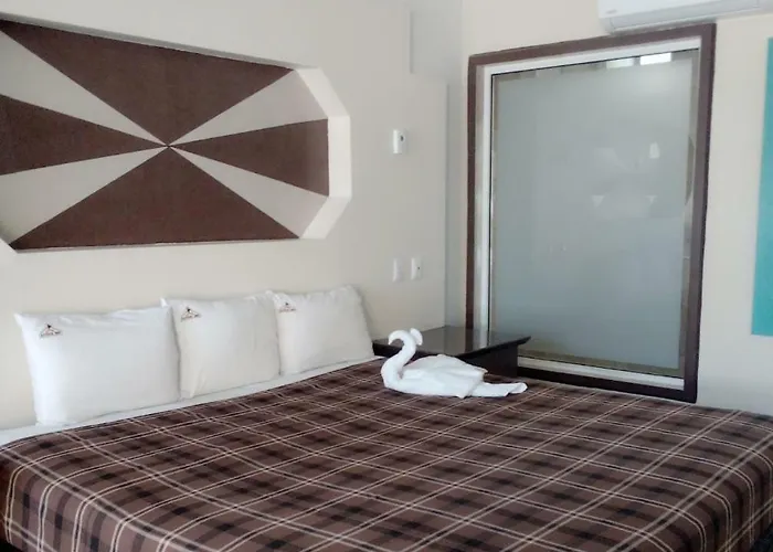 Hotel Azteca Inn Ensenada