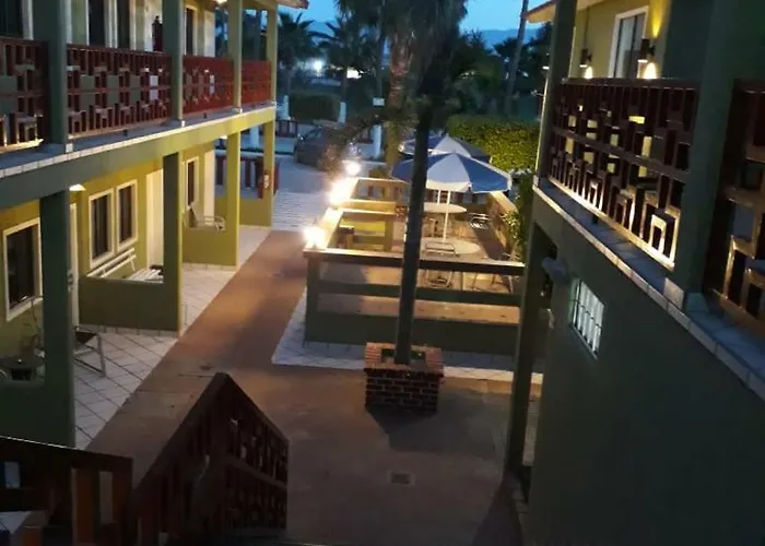 Hotel Azteca Inn Ensenada