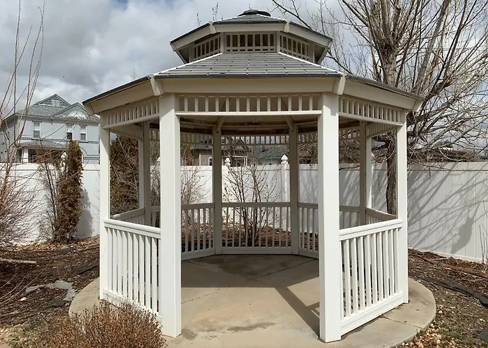 Edgar Olin House (Adults Only) Bed & Breakfast Pueblo