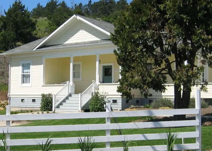 Fog'S End B&B