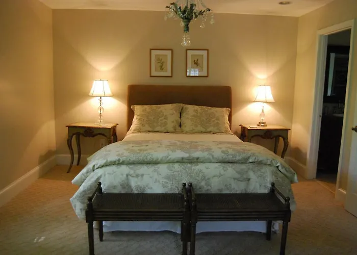 The Cottage Bed & Breakfast In Decatur Ga