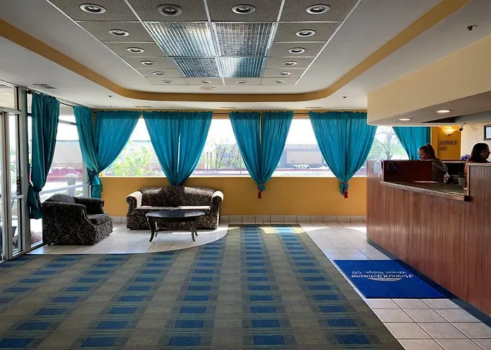 Howard Johnson By Wyndham Denver West Wheat Ridge