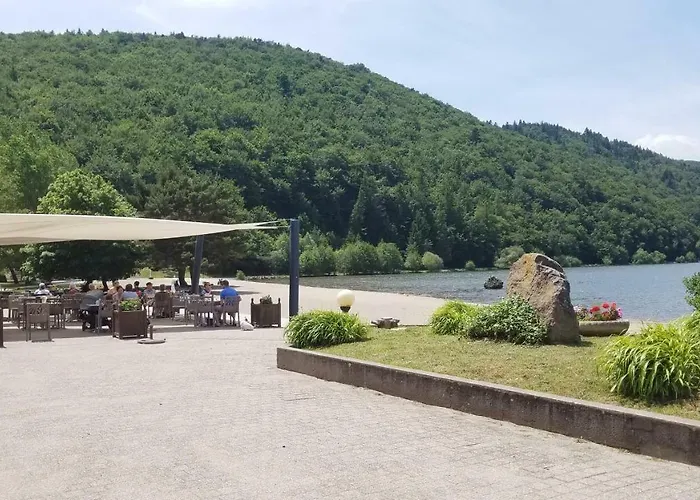 Hotel Domaine Du Lac Chambon Murol