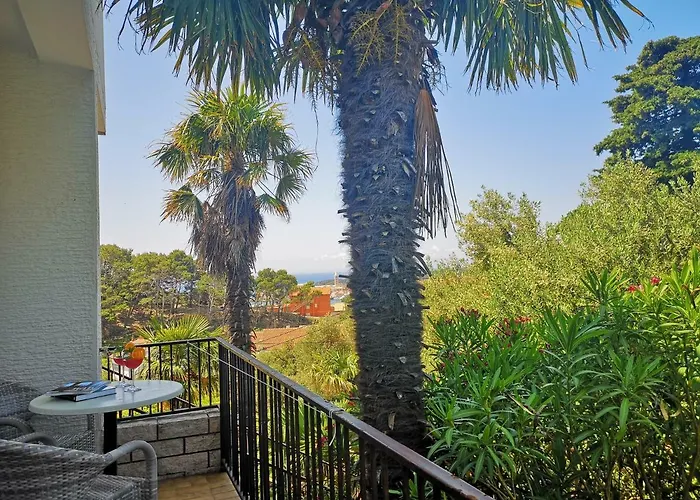 Rooms Vukusic Rab Town