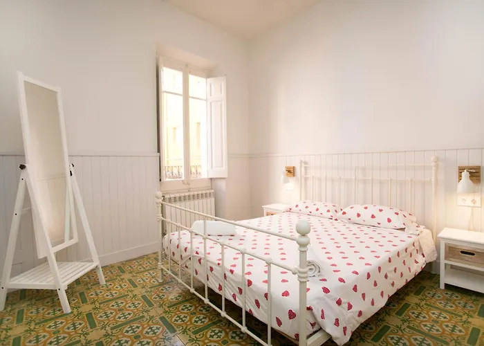 Moll House, The Hostel Palamós