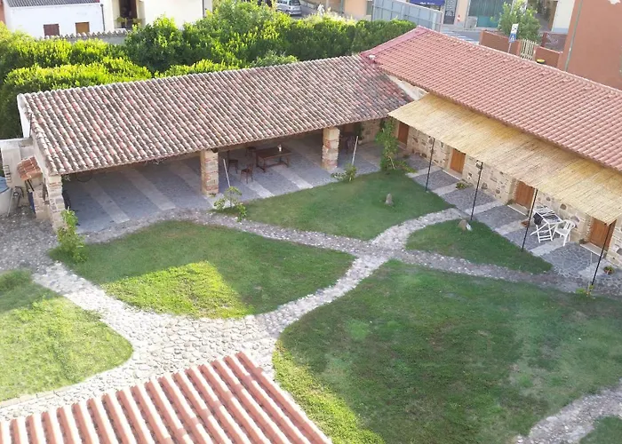 Hotel Sa Domu E Crakeras Oristano