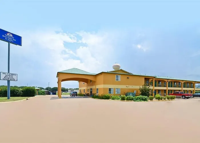 Pine Point Inn & Suites Smithville