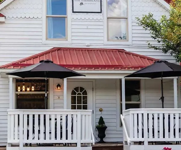 The Farmhouse Inn & Kitchen, 2 Blocks From Downtown Whitefish, Montana