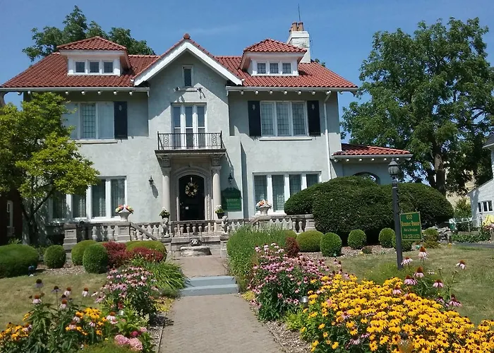 Hanover House Bed And Breakfast Niagara Falls