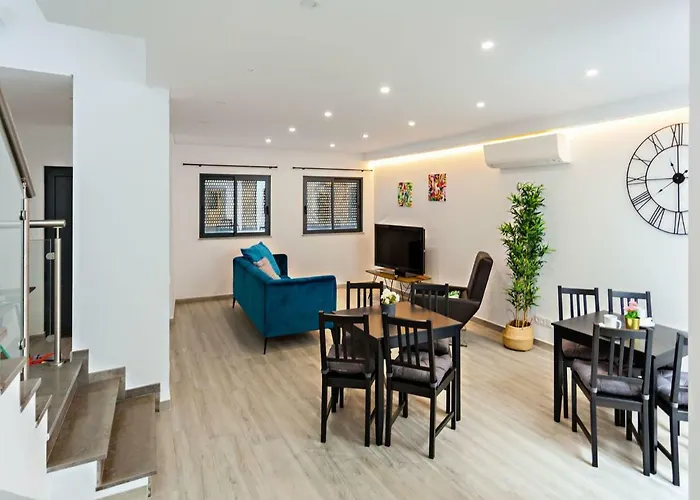 Faro Clara Suites