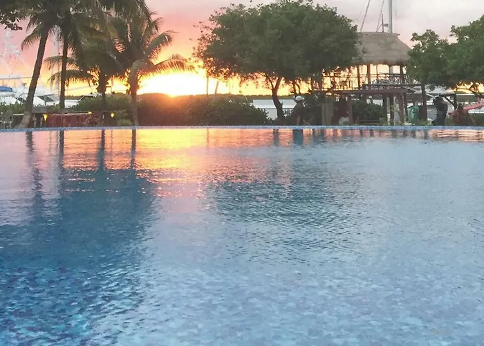 Marina Paraiso Isla Mujeres Hotel