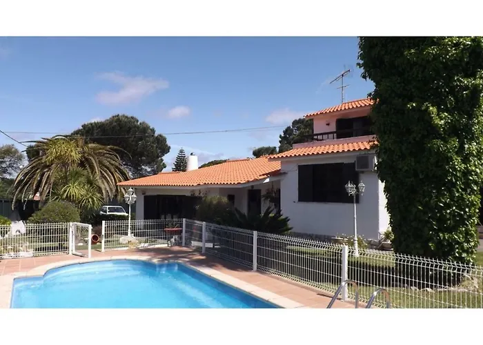 Bed and Breakfast Casa Teresinha Sesimbra