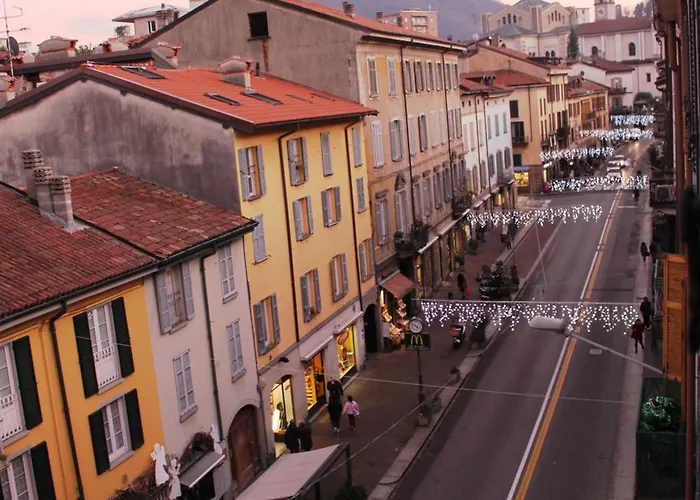Le Dame Della Cortesella B&B Como
