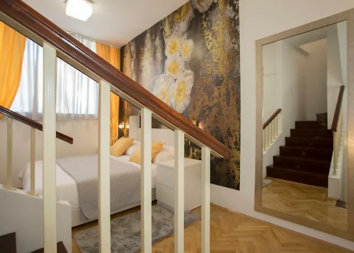 Apartment&Room Split Lea