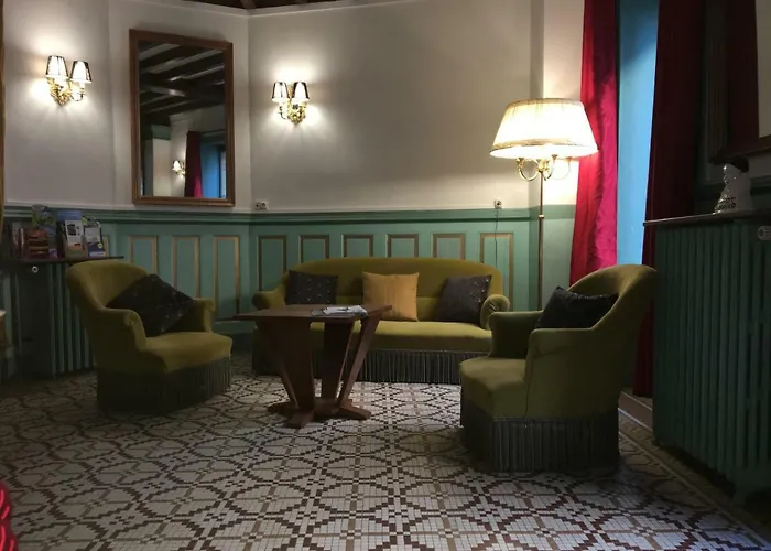 The Old Hotel Ravel Centre
