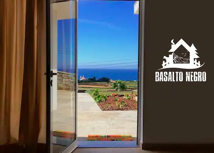 Basalto Negro Al Hotel Angra do Heroísmo