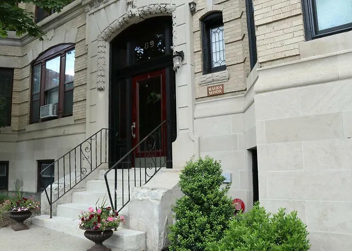A Stylish Stay W/ A Queen Bed, Heated Floors.. #33 Brookline