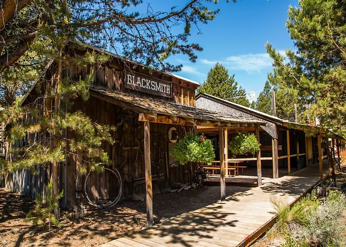 Bend-Sunriver Camping Resort Cottage 1