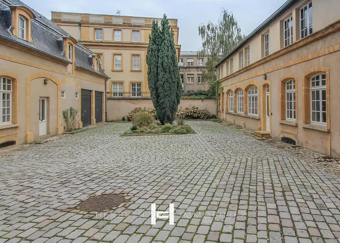 Bed and Breakfast H-Bnb - Les Meubles Du 1 à Metz