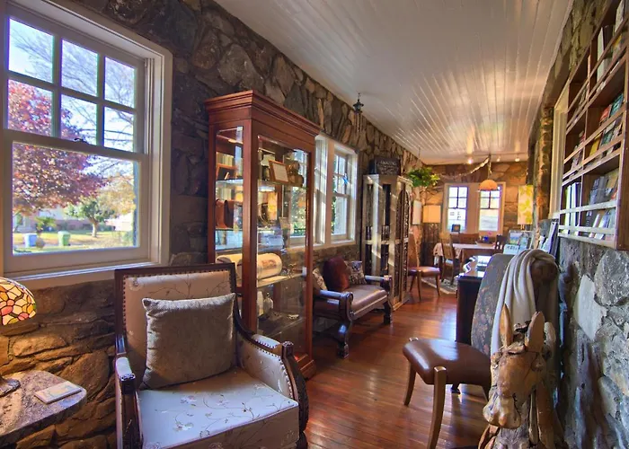 North Lodge On Oakland Bed And Breakfast Asheville
